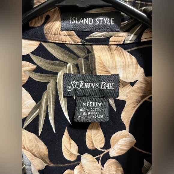 St. John’s Bay - Men’s Medium - Island Style - Hawaiian Shirt - Picture 2 of 3